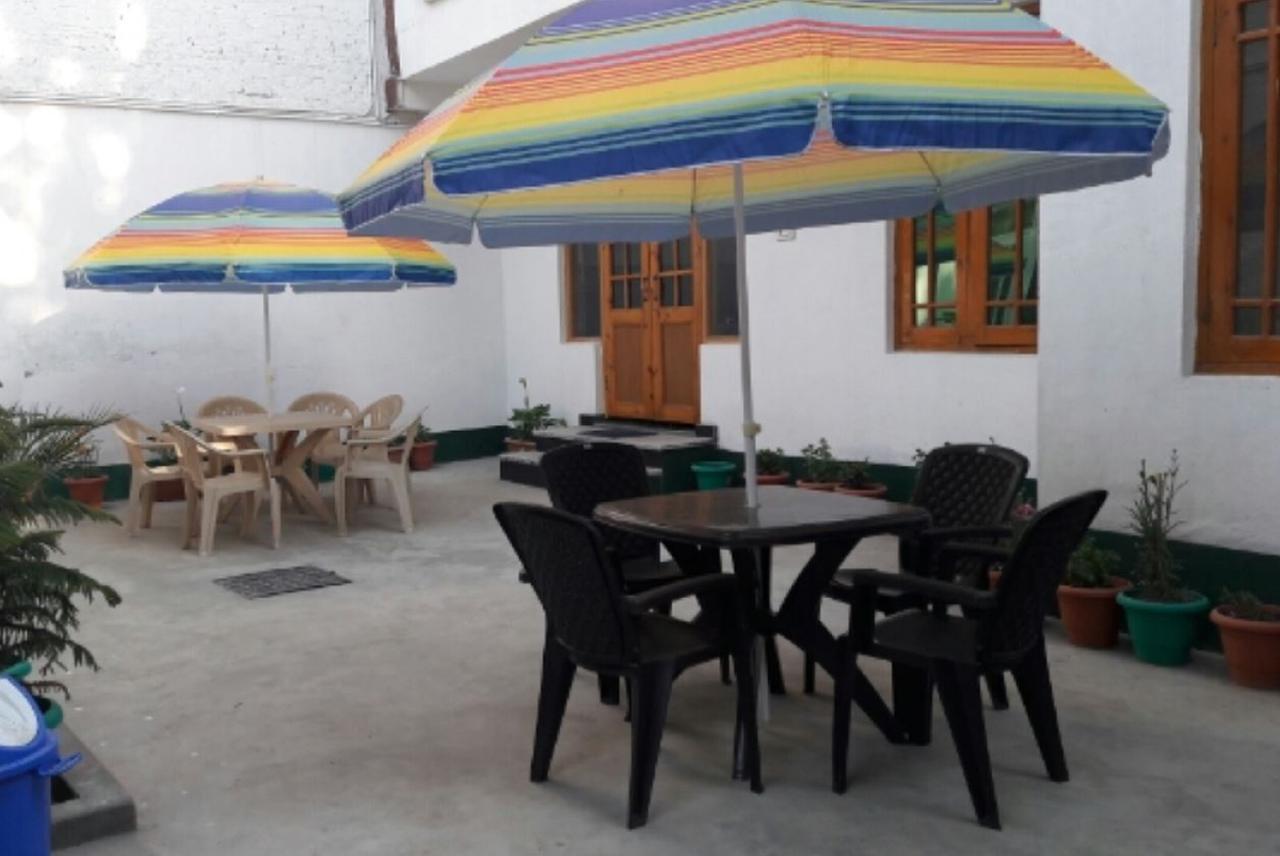 Hotel Monson Srīnagar Extérieur photo